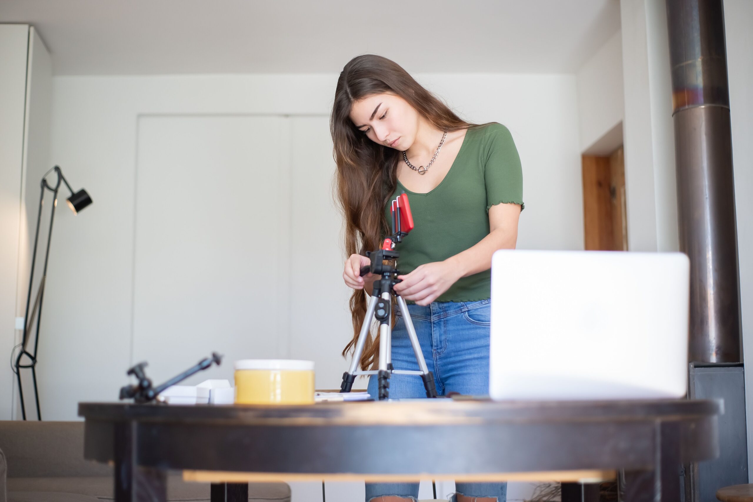 Drafting captions with an AI writing assistant